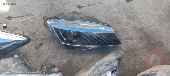 SKODA SÜPER B SAĞ FAR ÇIKMA