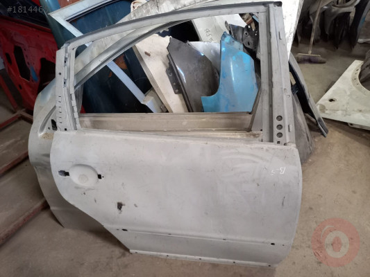 volkswagen passat sağ arka kapı