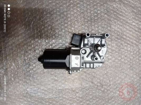 5NC955119A/5NC955023A SİLECEK MOTORU  TİGUAN 2016>> FARKLI Ü