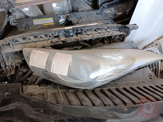 Hyundai Elantra sol düz far çıkma