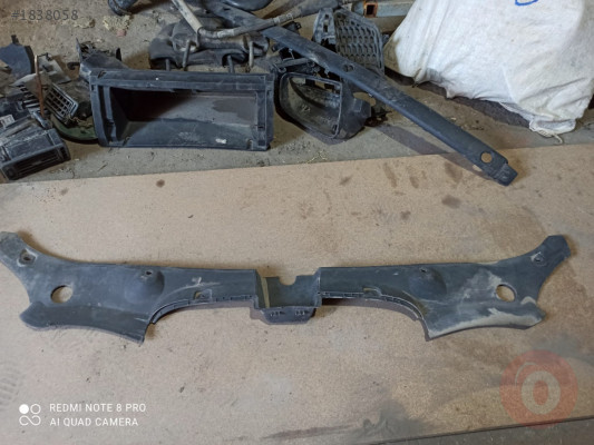 1P0807231 SEAT LEON ÖN PANEL KAPLAMASI PLASTİK PANEL TAMPON