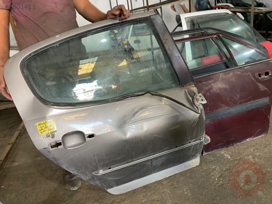 PEUGEOT 407 SAĞ ARKA KAPI CAMI ORJİNAL ÇIKMA TEMİZ