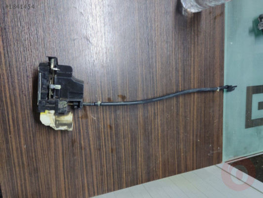 Fiat Palio Albea ön sağ kapı kilidi