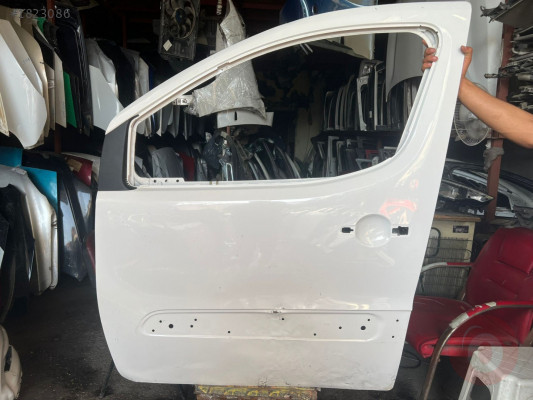 2010 Peugeot partner sol ön kapı çıkma orjinal