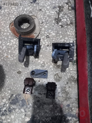 Peugeot 306 arka koltuk kitleme aparatı takım