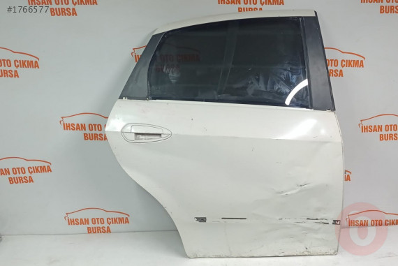 Linea  sağ arka kapı orijinal dolu az hasarlı