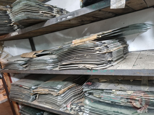 88-92 TOYOTA COROLLA SAĞ ÖN CAM