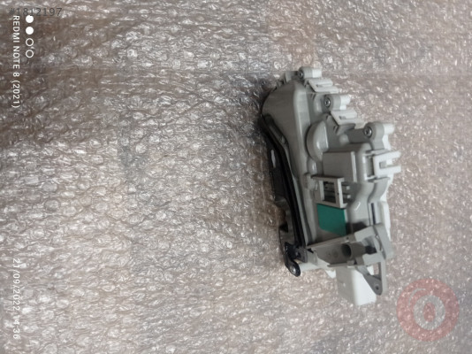 8J1837015F 8J1837015D KAPI KİLİDİ SOL ÖN AUDİ A1 A4 A5 A6 A7