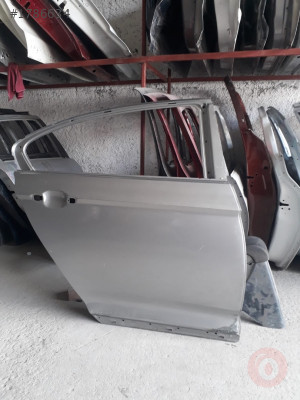 Passat B8 Sağ Arka Kapı Çıkma Orjinal