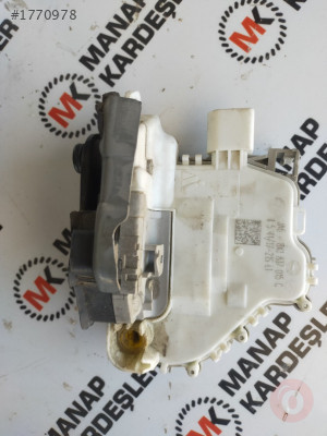 AUDİ A3 KAPI KİLİDİ ÖN SAĞ 8X1837016C 8X1837016A