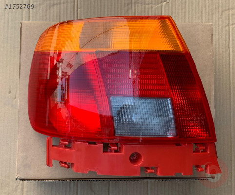 AUDİ A4 95-97 STOP LAMBASI SOL ARKA 8D0945111A
