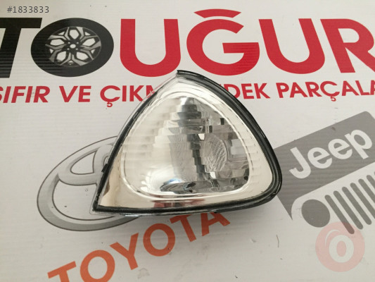 1998-2000 MODEL TOYOTA AVENSİS SİNYAL LAMBASI