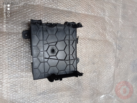 8T0907368 ARKA RADYO AMPLİFİAKTÖR BRAKETİ  AUDİ A5 2008>>201