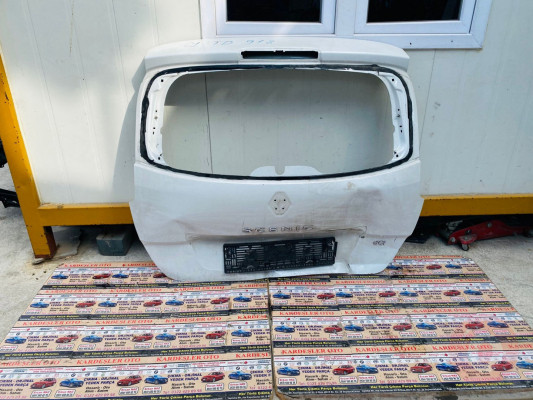 Renault scanic arka bagaj kapagı