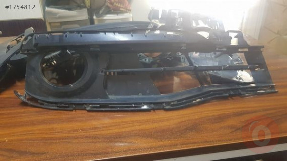 BMW 3 serisi sol sis far kapağı çıkma