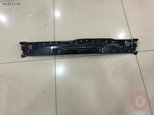 MERCEDES W204 ÖN PANEL RADYATÖR DESTEĞİ A2046200272