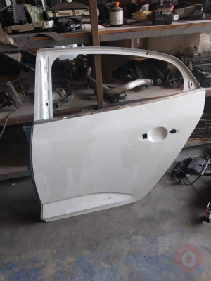 Renault Megane 4 sol arka kapı