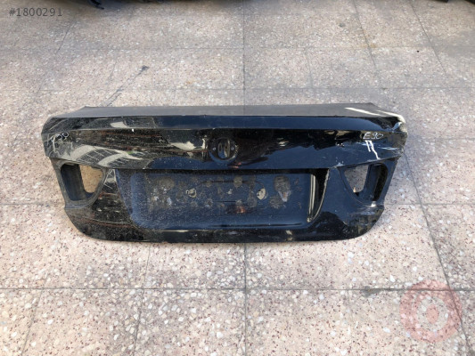 BMW E90 LCİ BAGAJ KAPAĞI