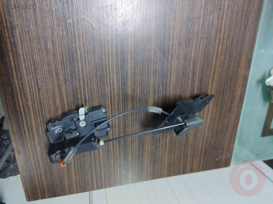 OPEL CORSA C KAPI Kilidi sağ ön orjinal çıkma