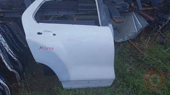 OPEL MOKKA ORJİNAL ÇIKMA SAĞ ARKA KAPI