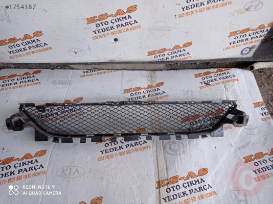 Mercedes C Class -W205 Ön Tampon Orta Alt Izgara 2015-2020