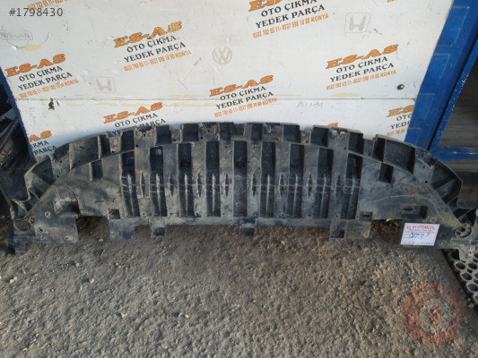 Renault Megane 3 ön tampon alt muhafaza 2008-2013