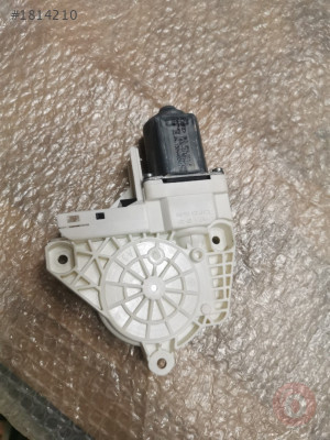 8K0959811A CAM KALDIRMA MOTORU SOL TOUAREG AUDİ A1 Q3 Q5 SÜP