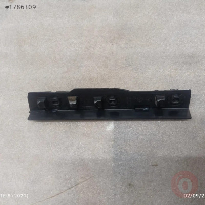 4G8807890 ARKA TAMPON SAĞ BRAKET AUDİ A7 2011>>2018 FARKLI