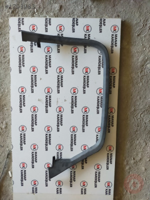 AUDİ A3 SAĞ ARKA KAPI CAM ÜST ÇERÇEVE 8V5867672