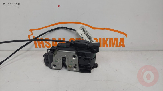 Renault Kango 2 Sağ Yan Sürgülü Kapı Kilidi 8200497719
