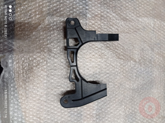 8W0863188A/8W0863188 AKS MİLİ KORUYUCUSU SAĞ ÖN AUDİ A4 A5 2