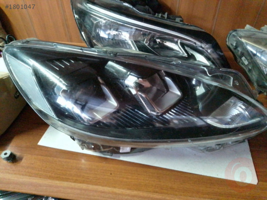 Ford Kuga Sağ Ön Far