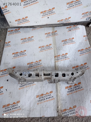Toyota Yaris Ön Panel Üst Sacı 2012-2019