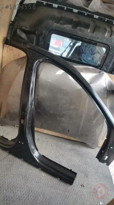 VOLVO XC60 SAĞ ÖN KAPI FRANGARTI SIFIR  31484167 2018-2022
