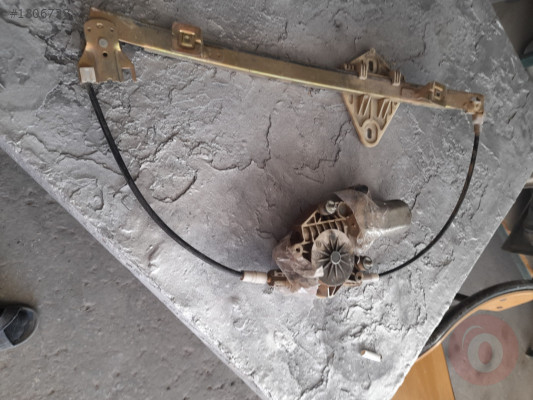 Megane1 sağ sol arka kapı cam kirkosu