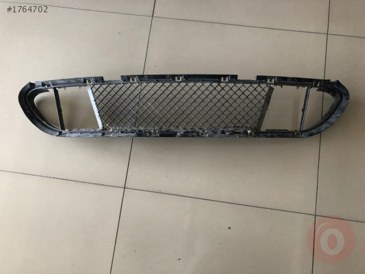 BMW E60 ÖN TAMPON ORTA IZGARA 51117896586