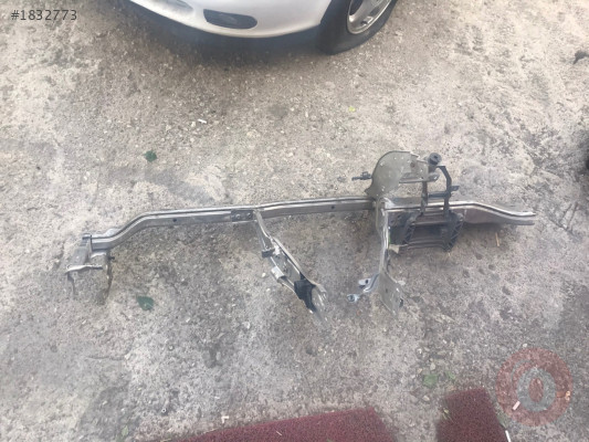 B6 Passat ön Göğüs Demiri Orijnal çıkma
