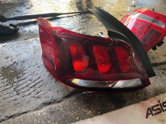 Peugeot 301 sol arka stop cıkma