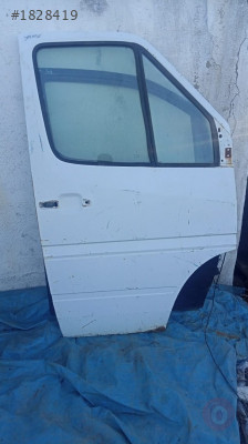 mercedes sprinter çıkma sağ ön kapı beyaz