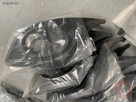 RENAULT MEGANE 3 SIFIR ORJİNAL SİS FAR KAPAĞI TAKIMI 6238362