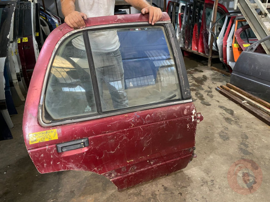 MİTSUBİSHİ LANCER SAĞ ARKA KAPI DÖŞEMESİ 1990 MODEL