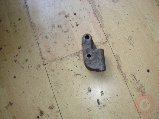 opel şarj dinamosu braketi 9129426 gm