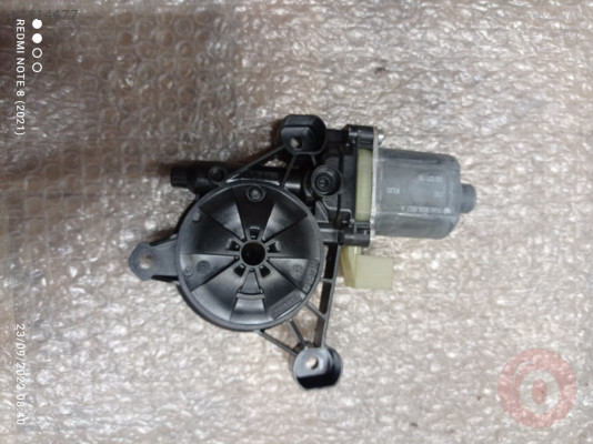 5Q0959802A CAM MOTORU OTOMATİĞİ SAĞ ARKA GOLF KAROQ KODİAQ T
