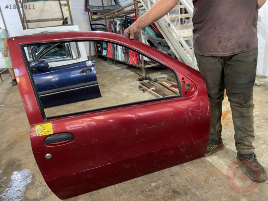 FİAT PALİO SAĞ ÖN KAPI DÖŞEMESİ TEK KAPI ARAÇ İÇİN 1998-2008