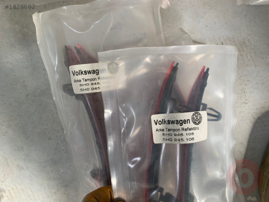 VW GOLF 8 SIFIR ORJİNAL ARKA TAMPON REFLEKTÖRÜ 5H0945105