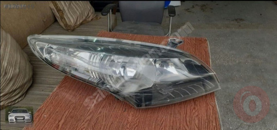 Megane 3 Sağ Ön Far