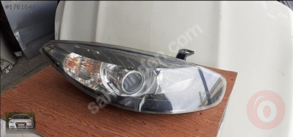 Fluence Sağ Ön Far