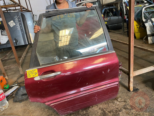 MİTSUBİSHİ GALANT SAĞ ARKA KAPI DIŞ AÇMA KOLU 1990 MODEL