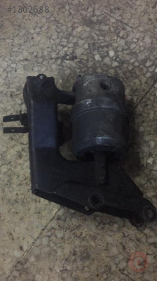 7D0399111K TRANSPORTER T4 2.5 TDİ MOTOR KULAĞI