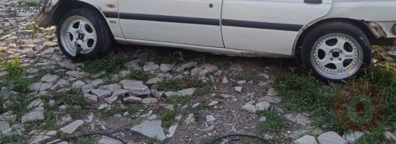 Ford escort 16v efi 1.6 çıkma sol jant lastik takımı